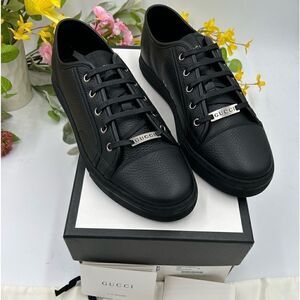 SOLD!!!!!!      Men’s Gucci pebble Napa low top sneakers size 10 made in Italy